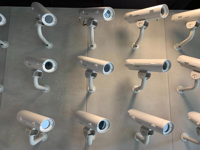 Entreprise pour pose de caméra de surveillance avec showroom à Saint-Denis